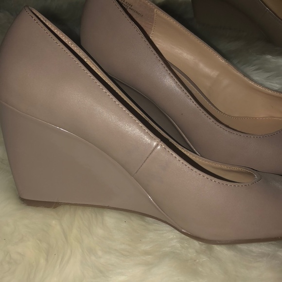 Heels - Picture 2 of 3